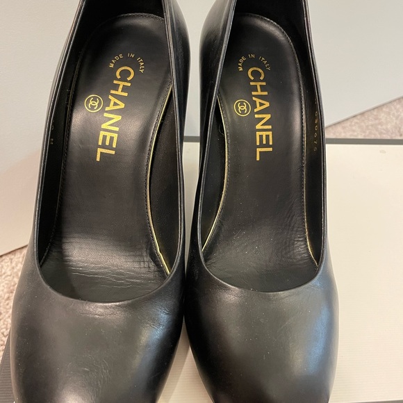 Chanel Calfskin Pearl Wedges - Picture 6 of 7